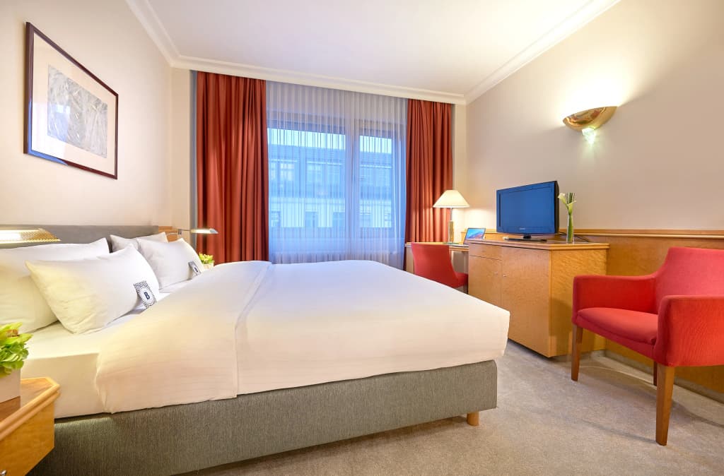 Hotel Bristol Berlin - photo 3