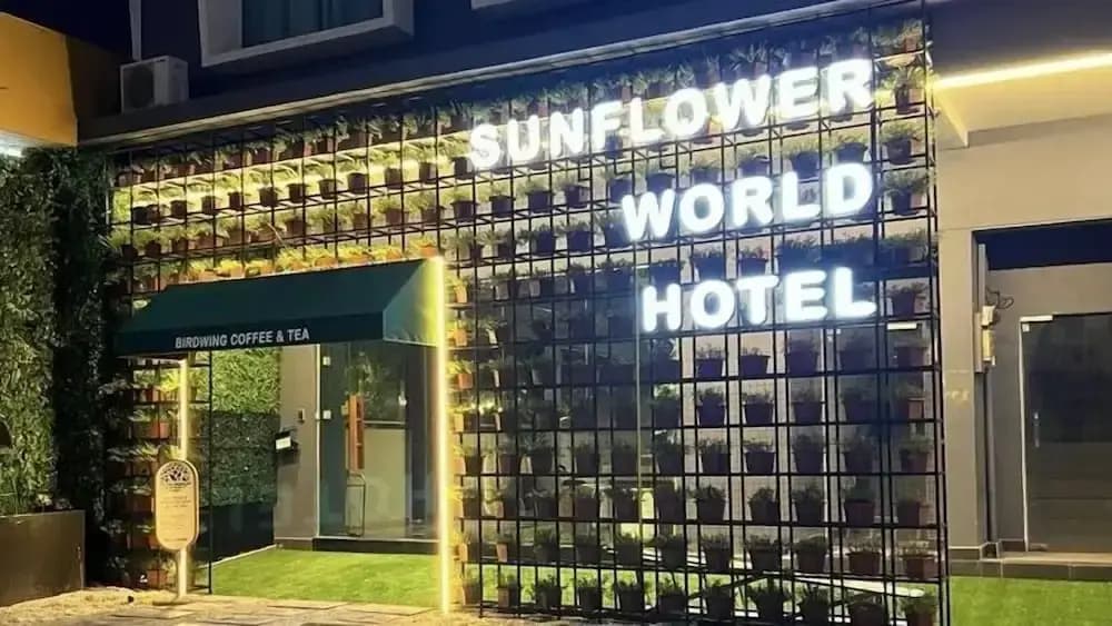 Sunflower World Hotel - photo 1