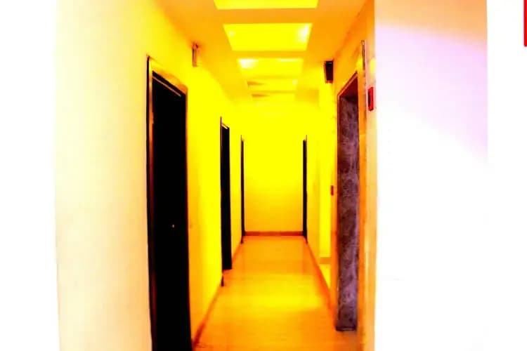 Hotel International by Oyo - photo 8
