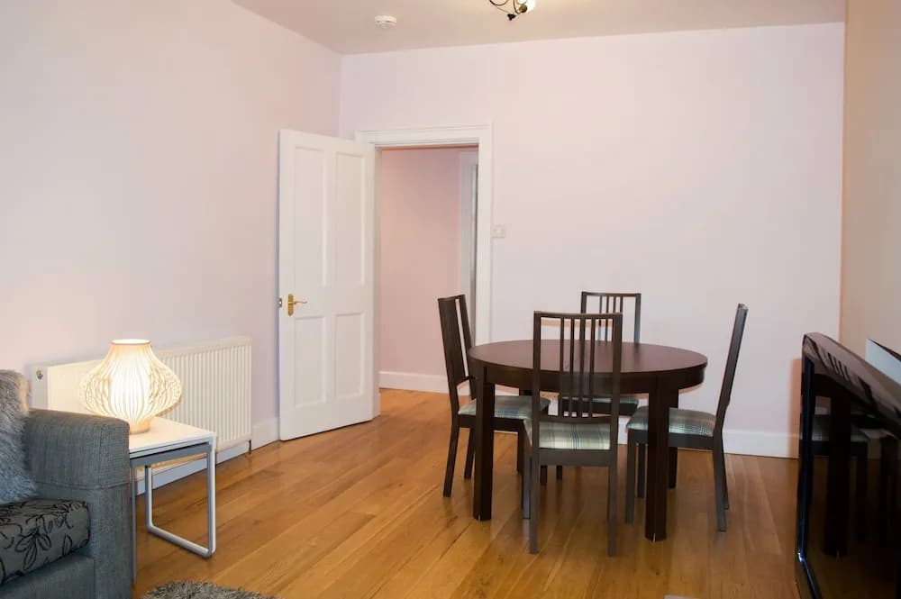 Bright 1 Bedroom Meadows Home - photo 5