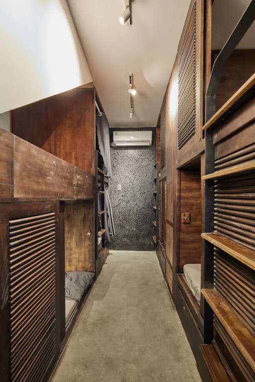 The Garden Capsule Hotel - photo 12