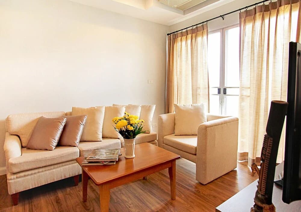 The East Bank Residence - photo 2
