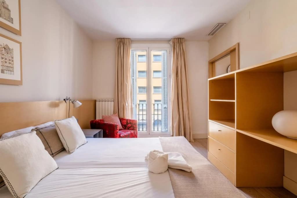 Classy 3bed 3bath apartment in Eixample - photo 6