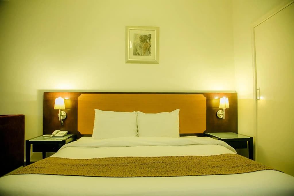 Phoenicia Hotel - photo 3