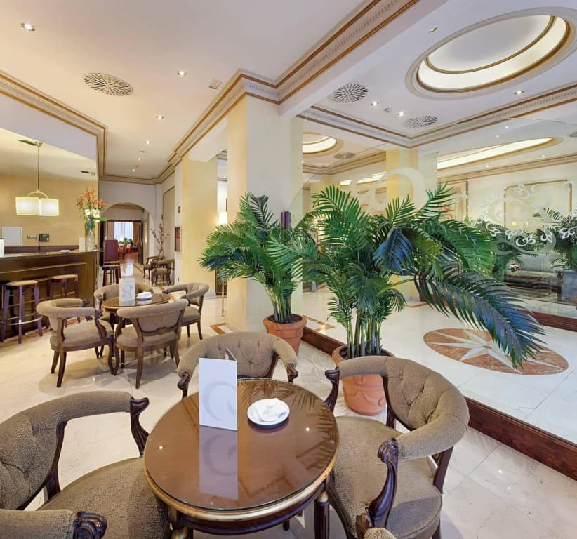 Hotel Roger de Lluria Barcelona - photo 2