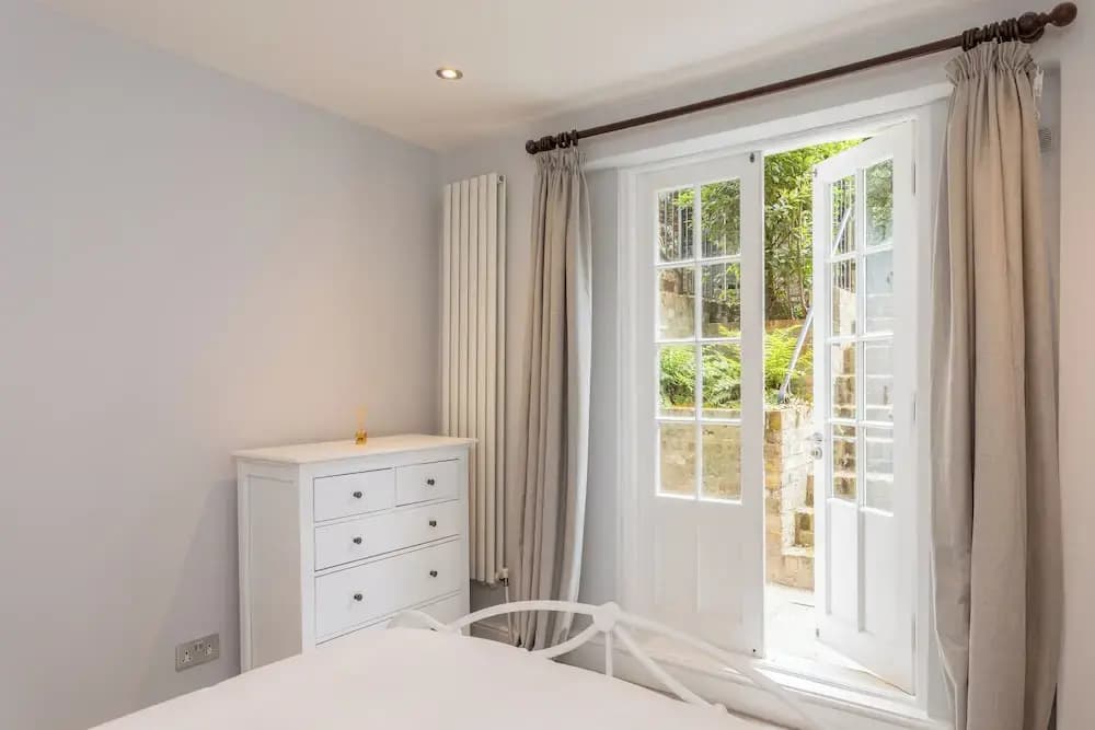 Two Bed Notting Hill Gem - photo 2