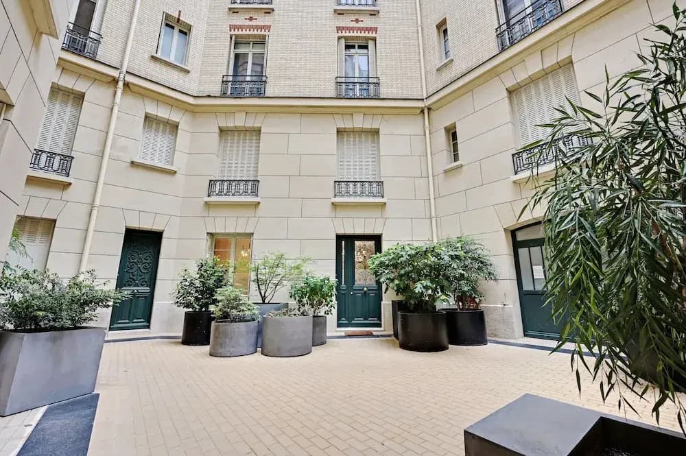 Superb Apartment With Terrace 2br/4p Trocadero - photo 1