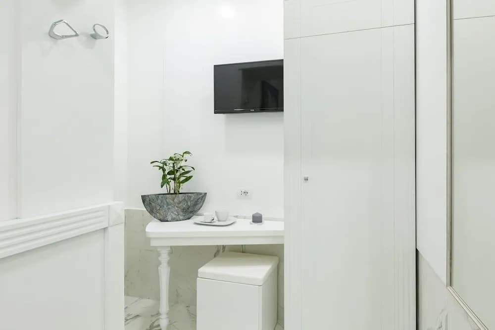 Little Aurelius Hotel - photo 19
