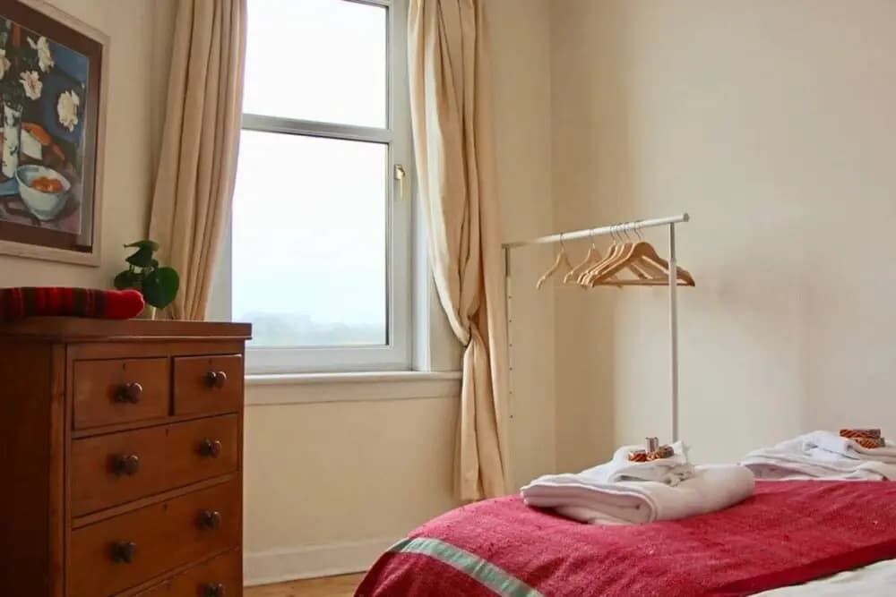 2 Bedroom Flat With Beautiful Views - photo 1