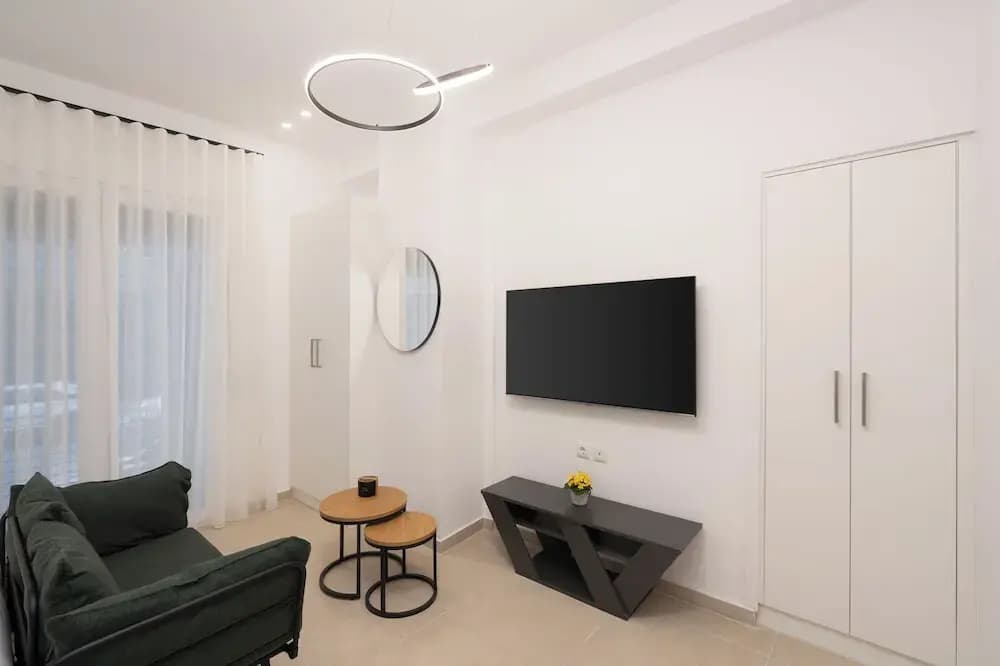 15 Minutes Walk to Acropolis, Minimalist Studio - photo 2