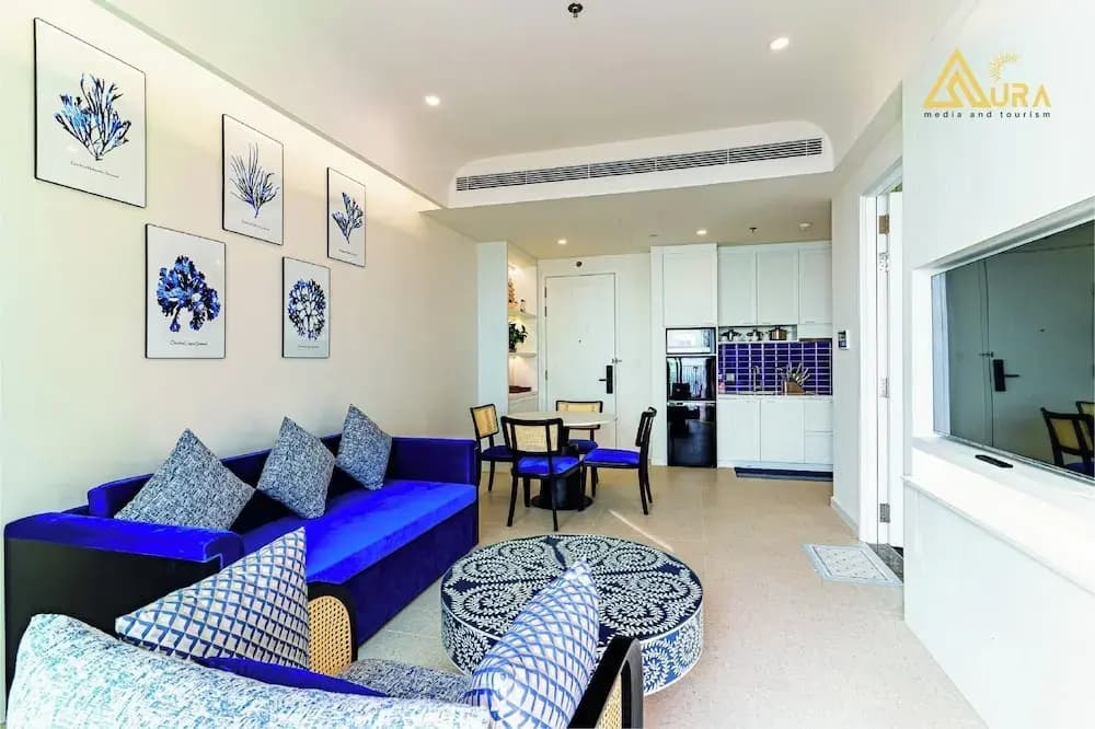 Hillside Sunset Apartment - photo 8