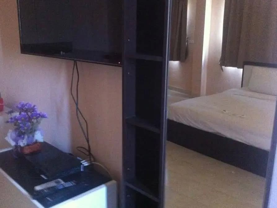 Tuk Tuk Hotel - photo 2