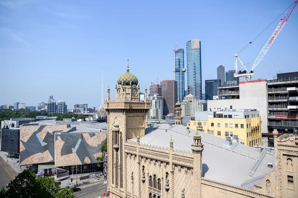 LUCY Laneway Art, Fed Square, Bars & Flinderst St Station - photo 12