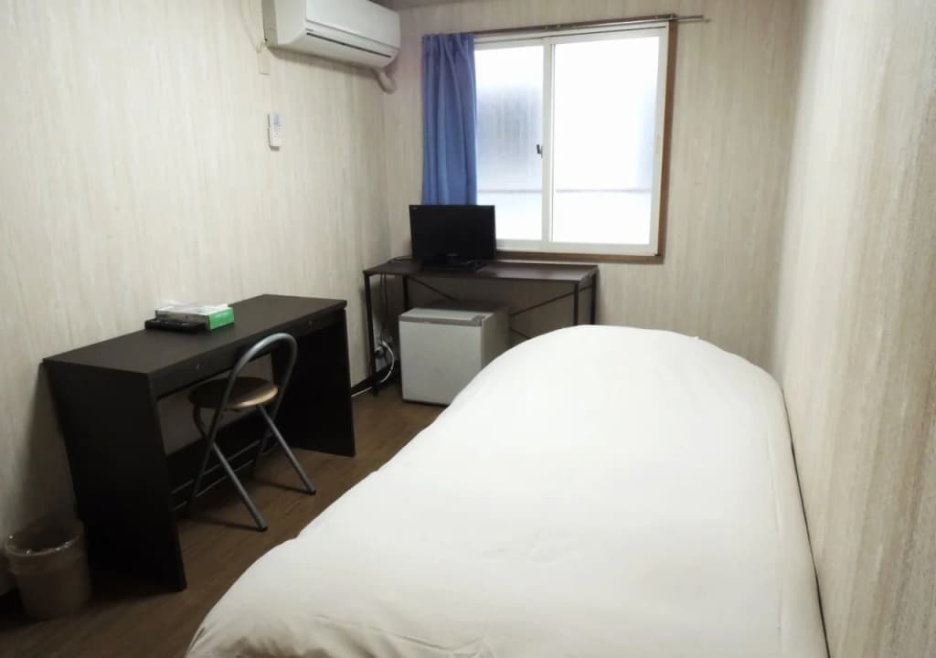 Hotel Pivot - photo 2
