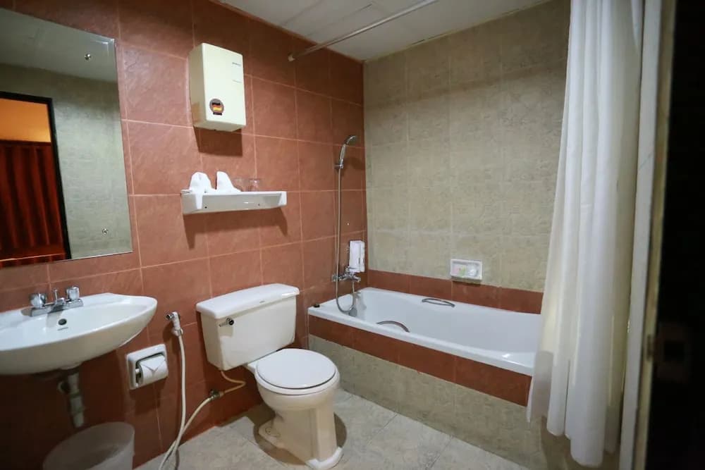 Travel Lodge Suriwongse - Adult only - photo 9