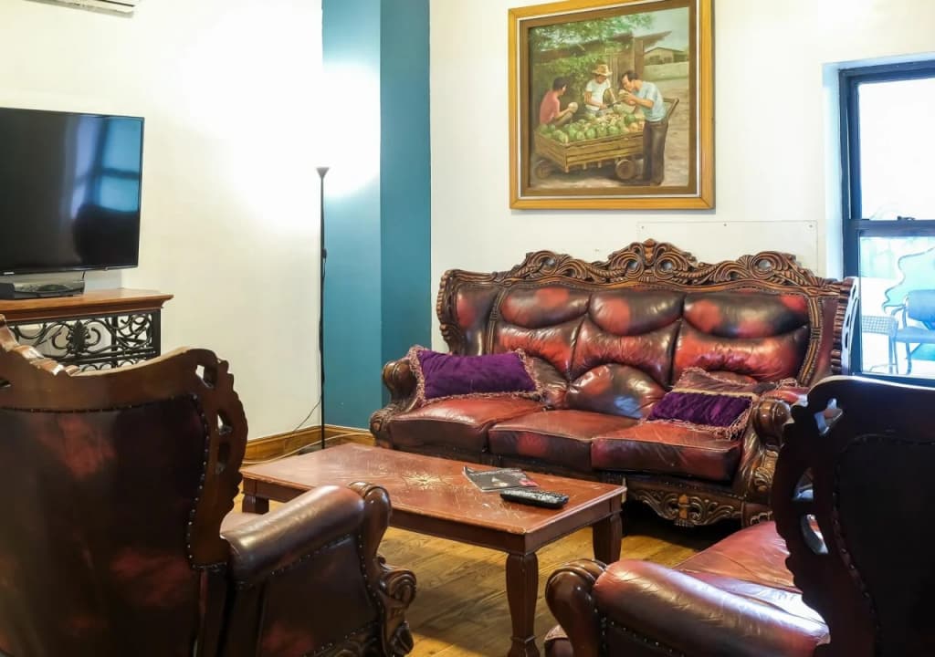NY Moore Hostel - photo 2