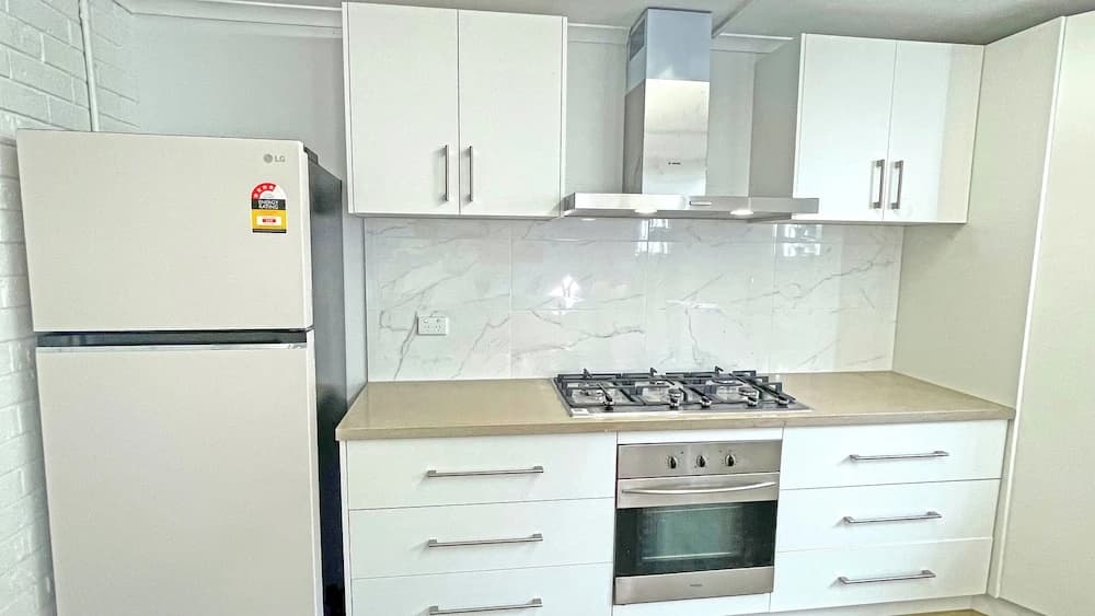 Pet Friendly Ringwood 3BR Home Parking - photo 16