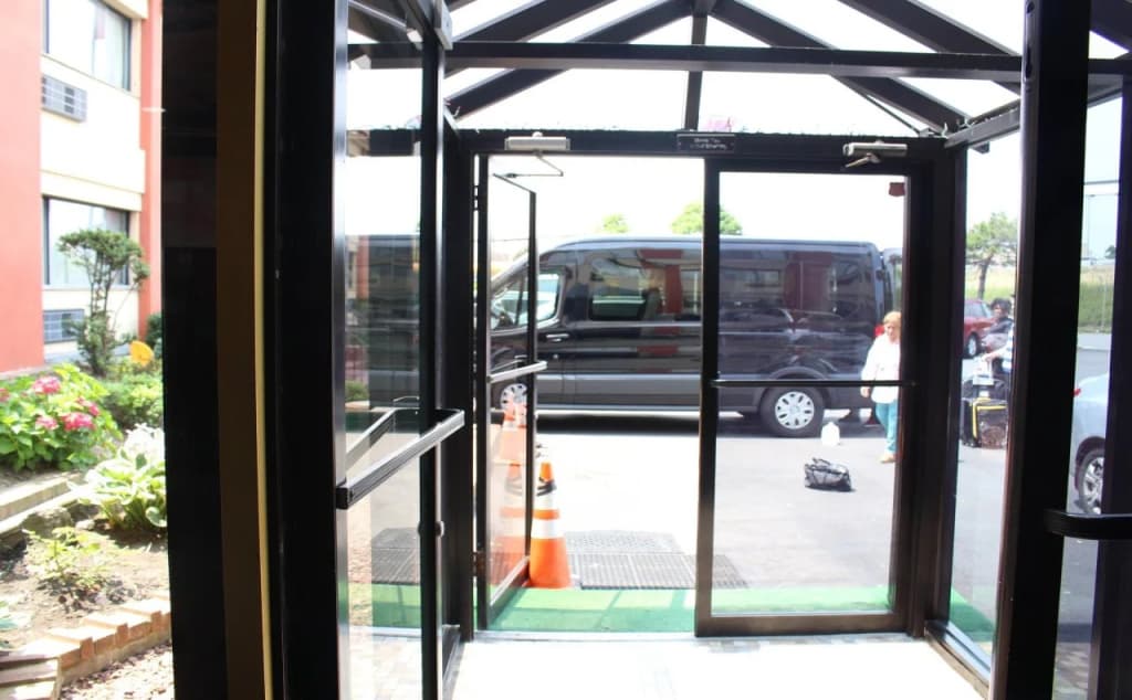 JFK Inn - photo 8
