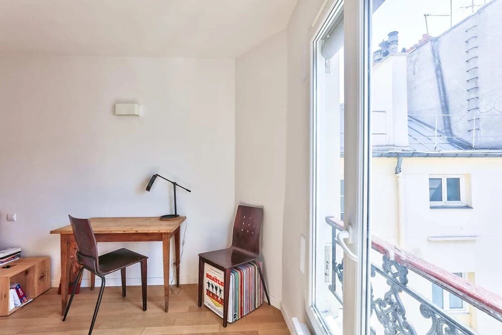 Fully Equipped Apartment Near the Canal Saint Martin - photo 2
