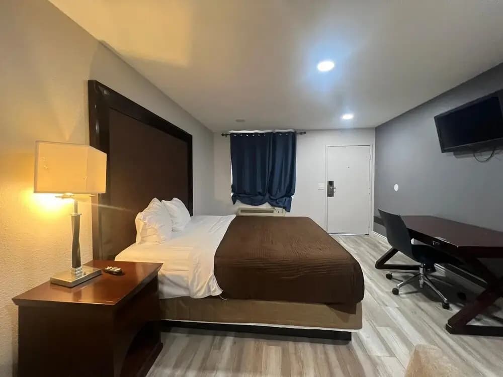 Goldstar Inn - photo 4