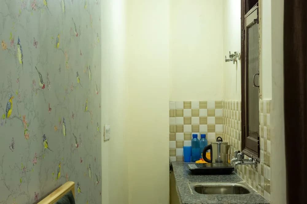 Eat Sleep Wander Studio Apartments - photo 7