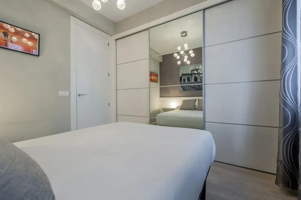 Apartamento Plaza de Castilla II - Urbano Con Estilo y Funcional - photo 6