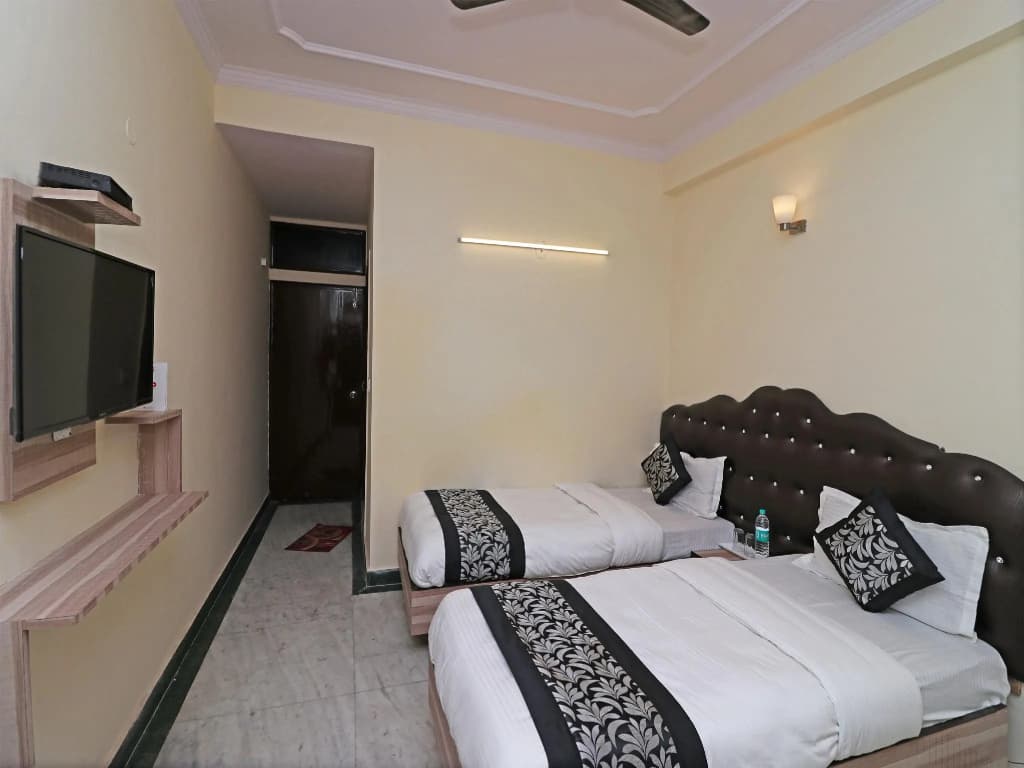 OYO 12419 Hotel Silver Shine - photo 3