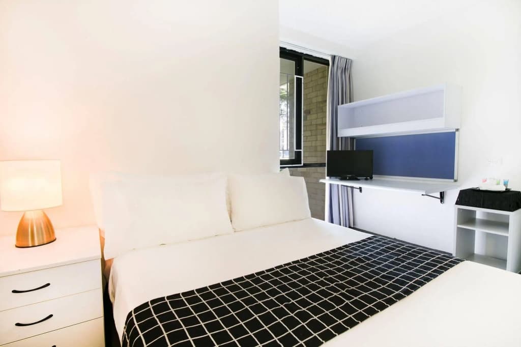 Randwick Space Hotel - photo 4