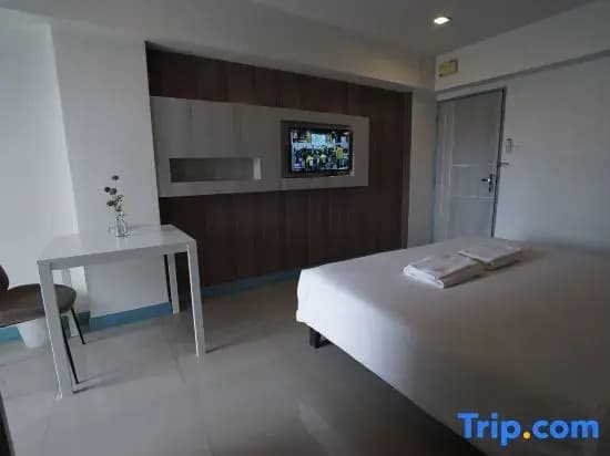 The Spring Srinakarin Hotel - photo 9