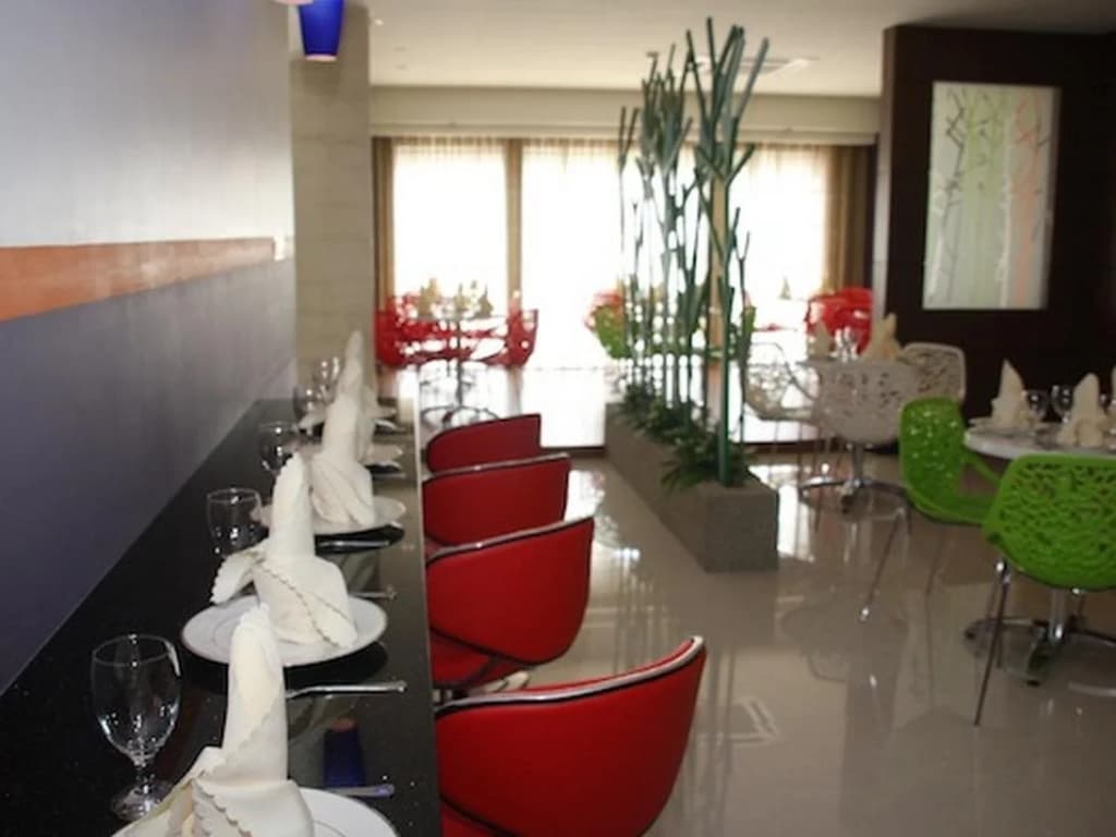 Grand Medallion Hotel - photo 19