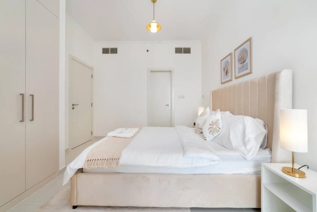 Immaculate 1BR apartment at Carson C - photo 3
