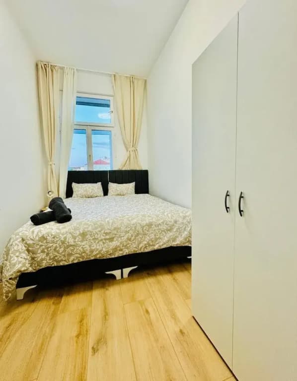 Stylish 4BR Apt Near Westbahnhof - photo 3