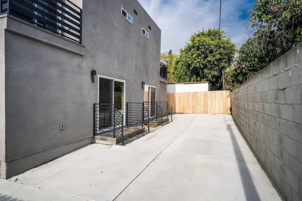 Brand NEW Luxury Modern 3bdr Townhome In Silver Lake - photo 9