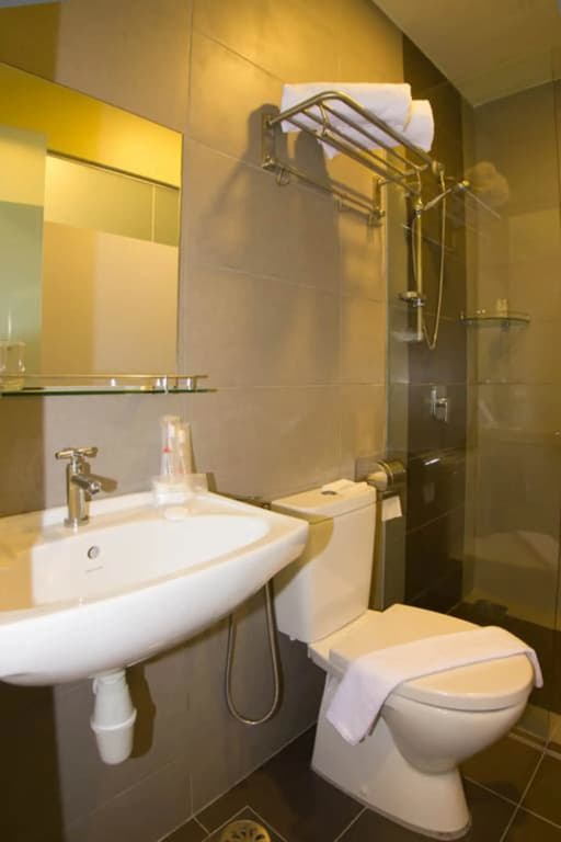 Prince 33 Hotel - photo 8