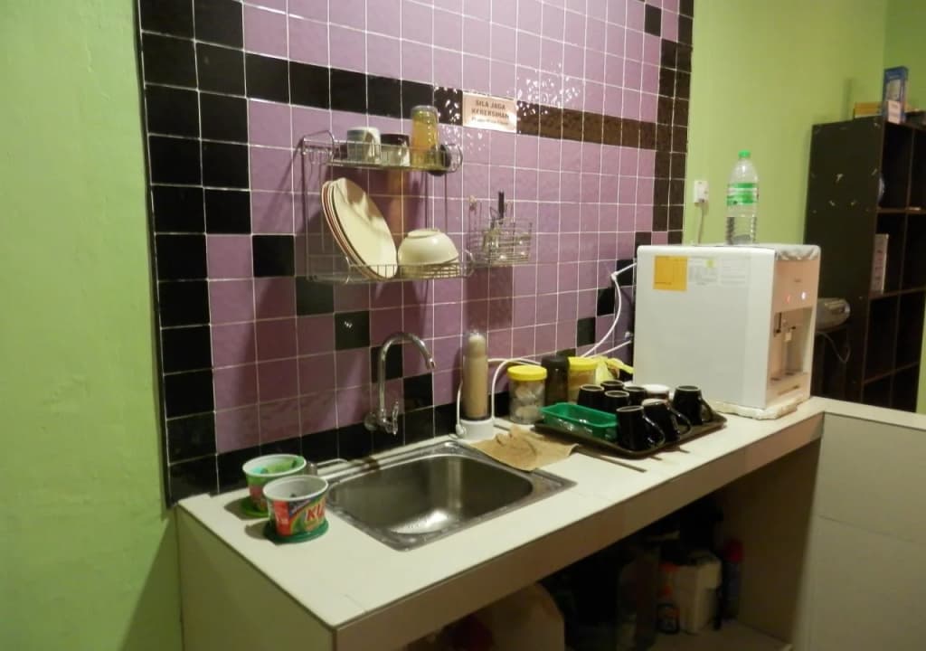 Travellers Planet Hotel & Guest House - photo 9