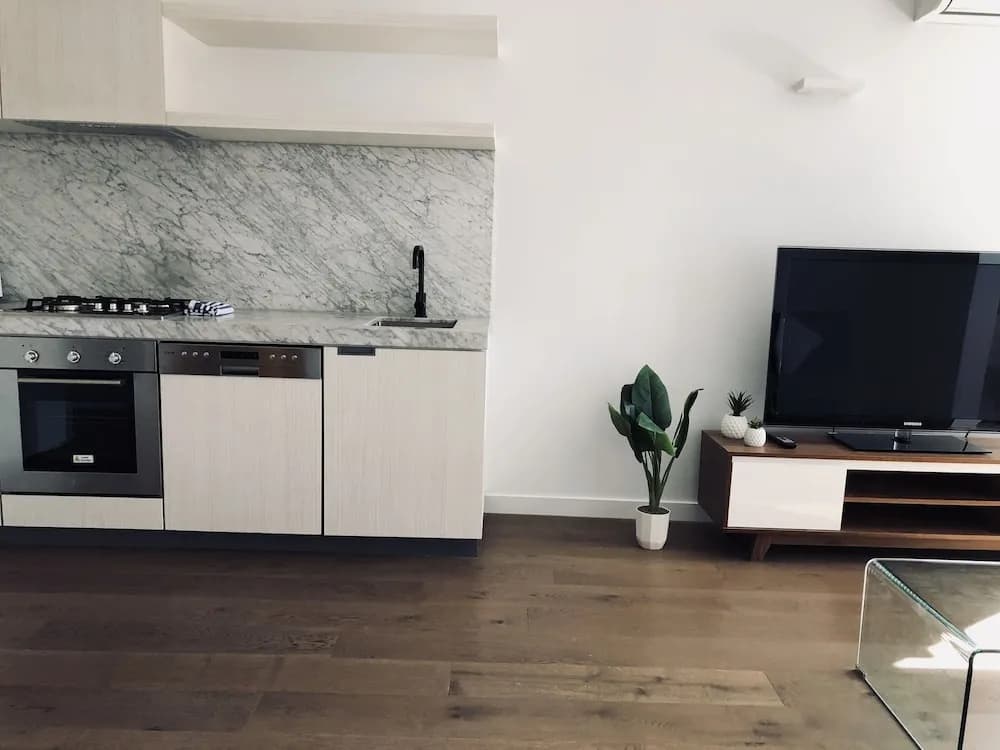Level 8 Marvelous Apartment with pool access - photo 15