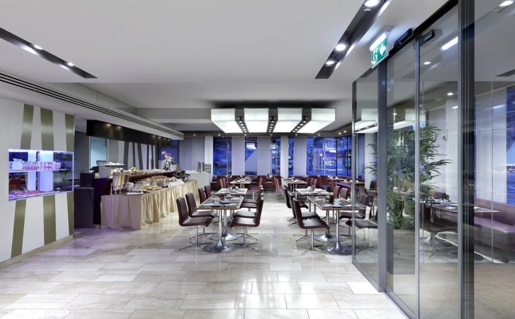 Hotel Eurostars Embassy - photo 38