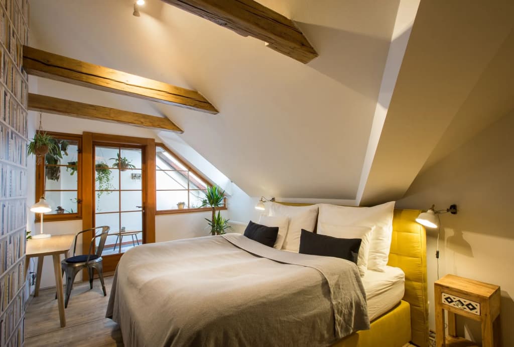Old Town Boho Chic Attic - photo 3