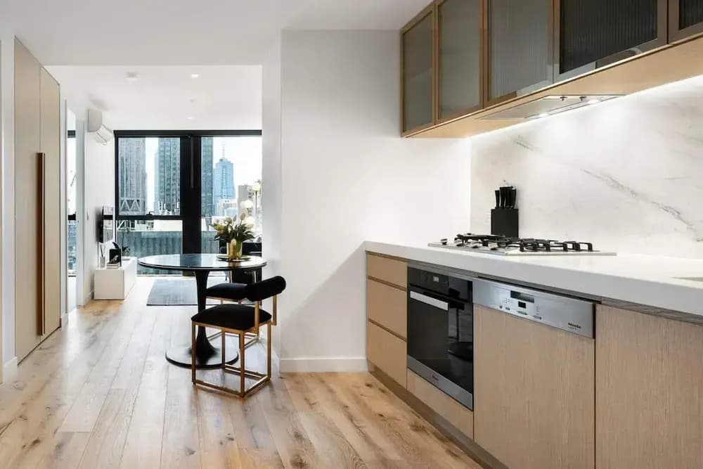 Luxuria Apartments - Collins House - photo 22