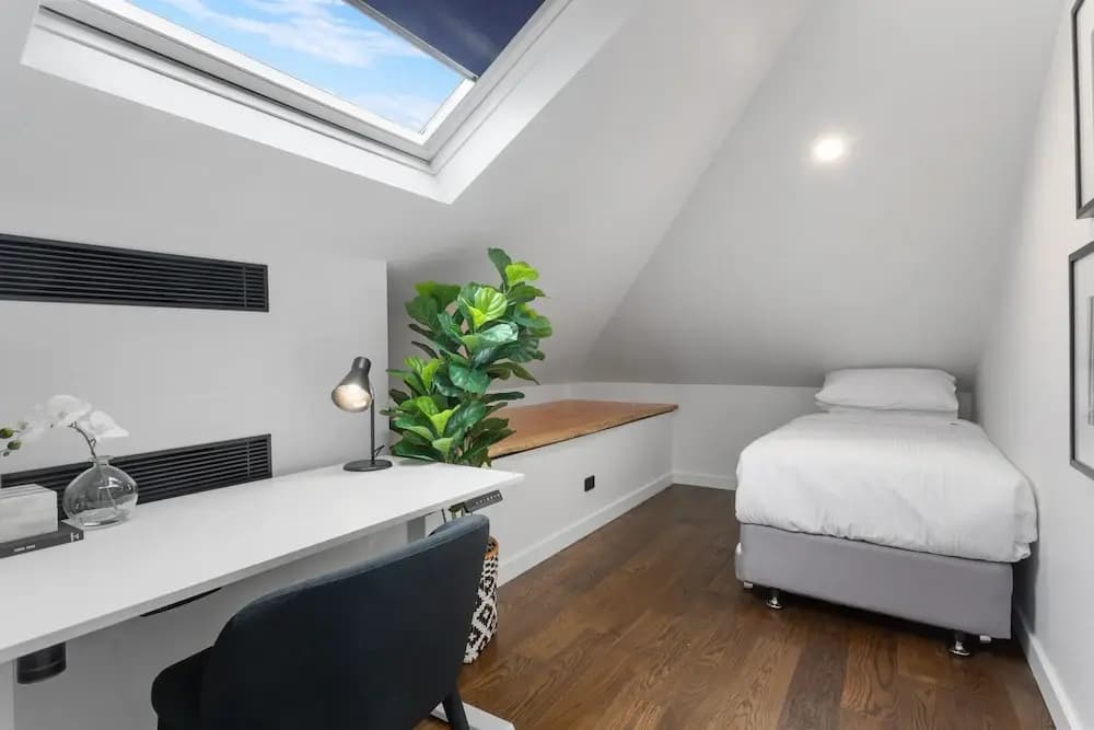 Charming 3-bed Cottage With a Courtyard - photo 1