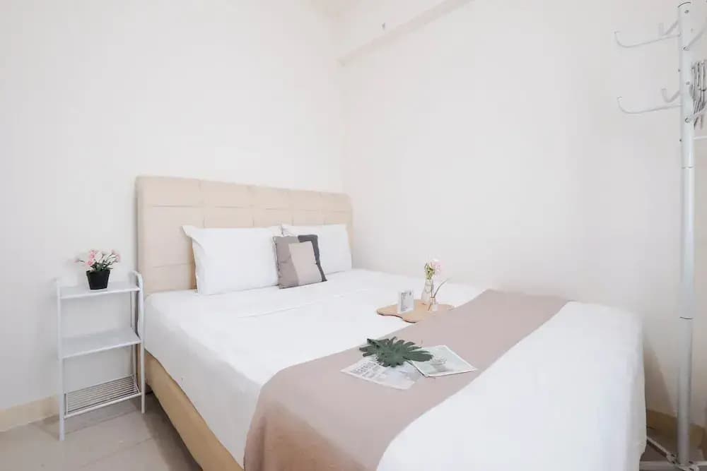 Neutral Tone 2Br At Green Pramuka City Apartment - photo 12