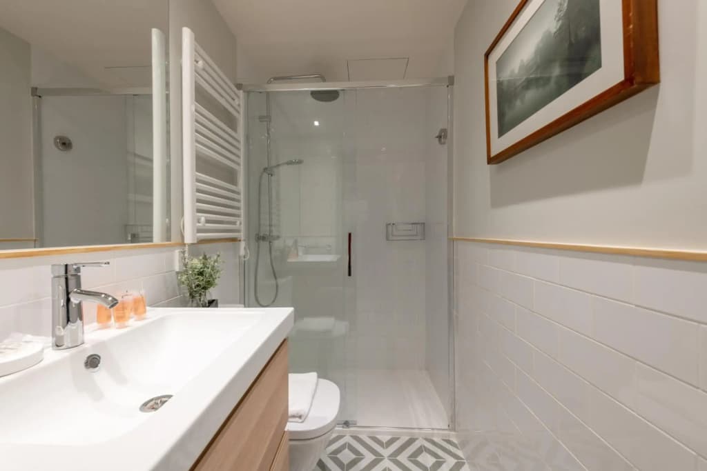 Sophisticated brand new flat - photo 10
