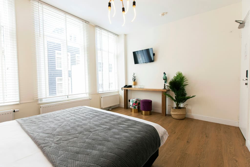Quentin Leidse Square Hotel - photo 3