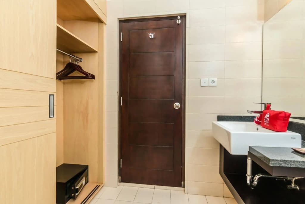 ZEN Premium Seminyak Eka Laweya - photo 17