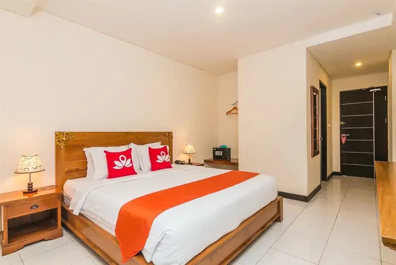 ZEN Rooms Puputan Renon - photo 11