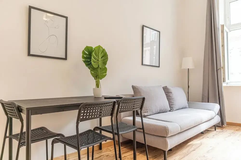 Charming 2BR Apt Close to Westbahnhof - photo 8