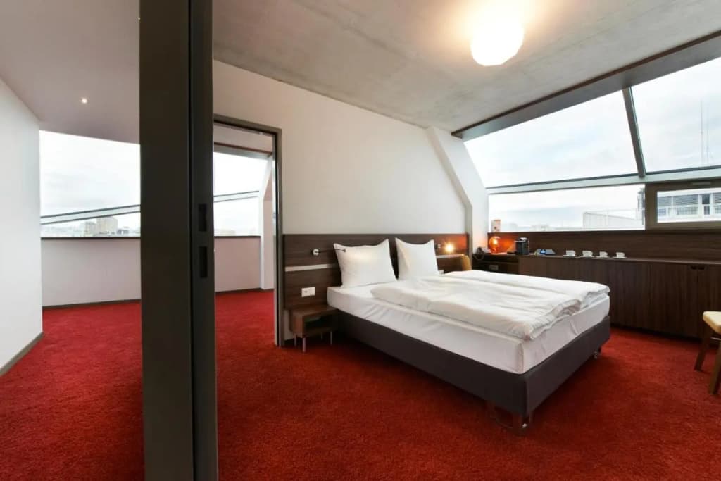 Simm’s Hotel – the cityhotel next to Metro U3 - photo 45