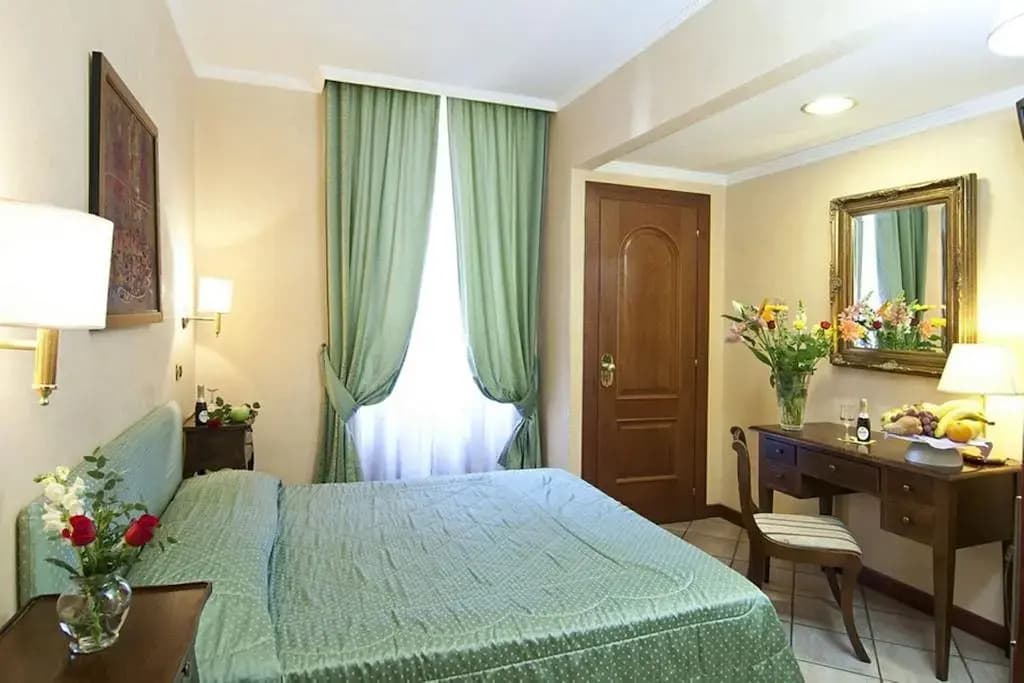 Hotel Montreal - photo 22