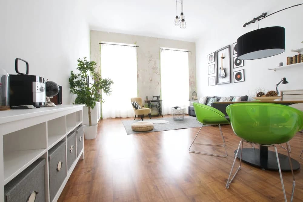 Standard Apartment by Hi5 -Akácfa 62 - photo 2
