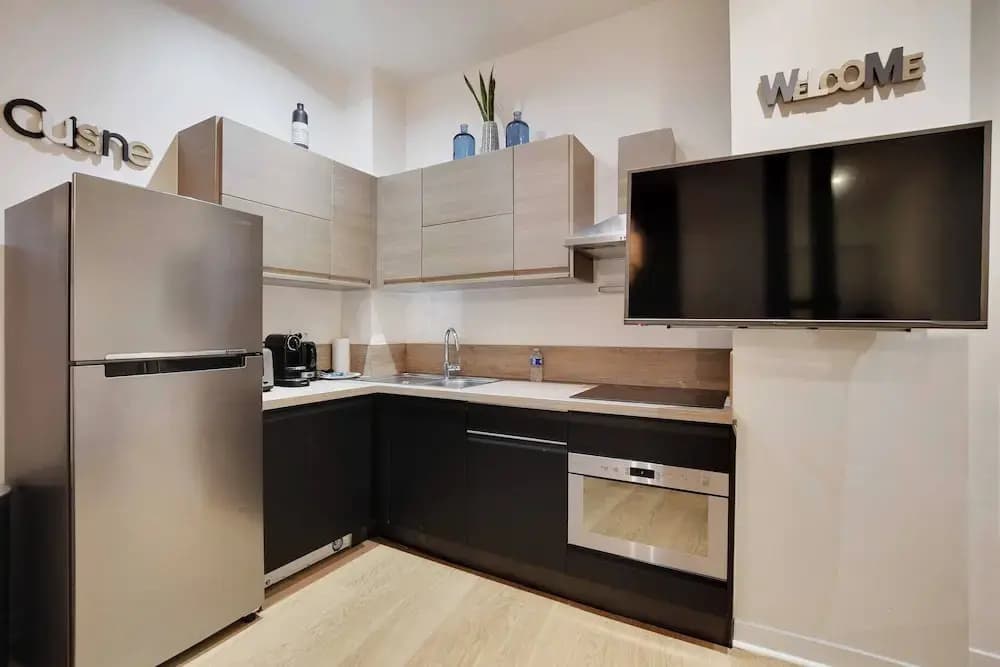 Elegant Apartment - 2bd/6p - Hotel de Ville - photo 7